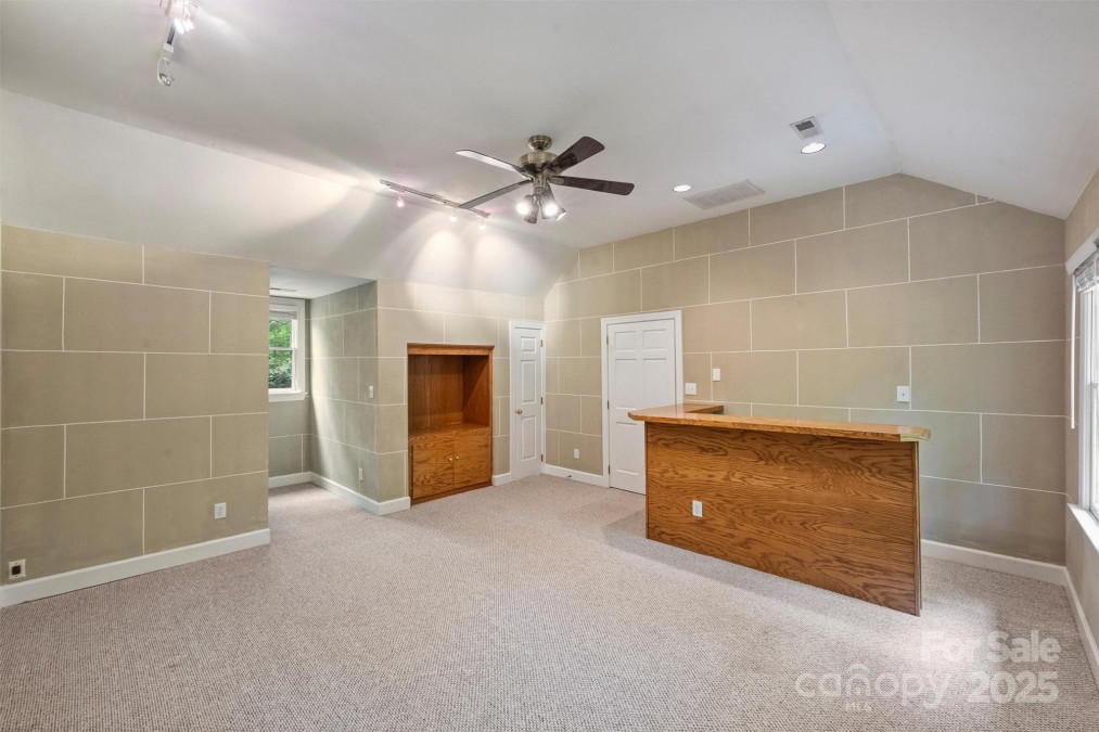 7067 Rocky Falls Rd Charlotte, NC 28211