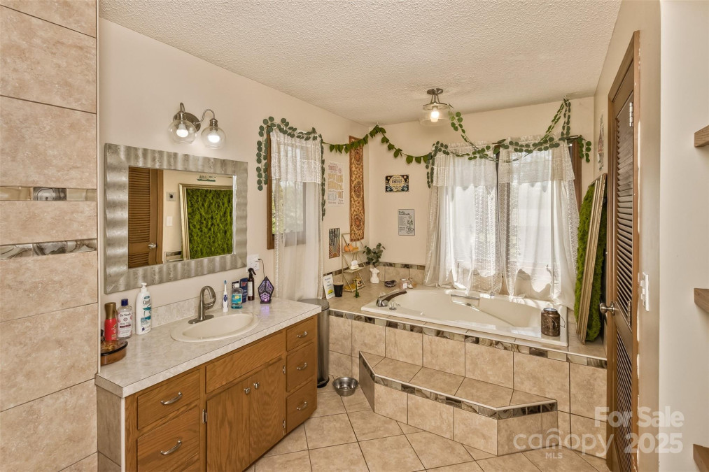 117 White Pine Ln Morganton, NC 28655