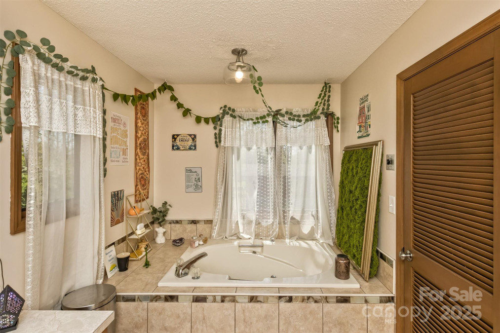117 White Pine Ln Morganton, NC 28655