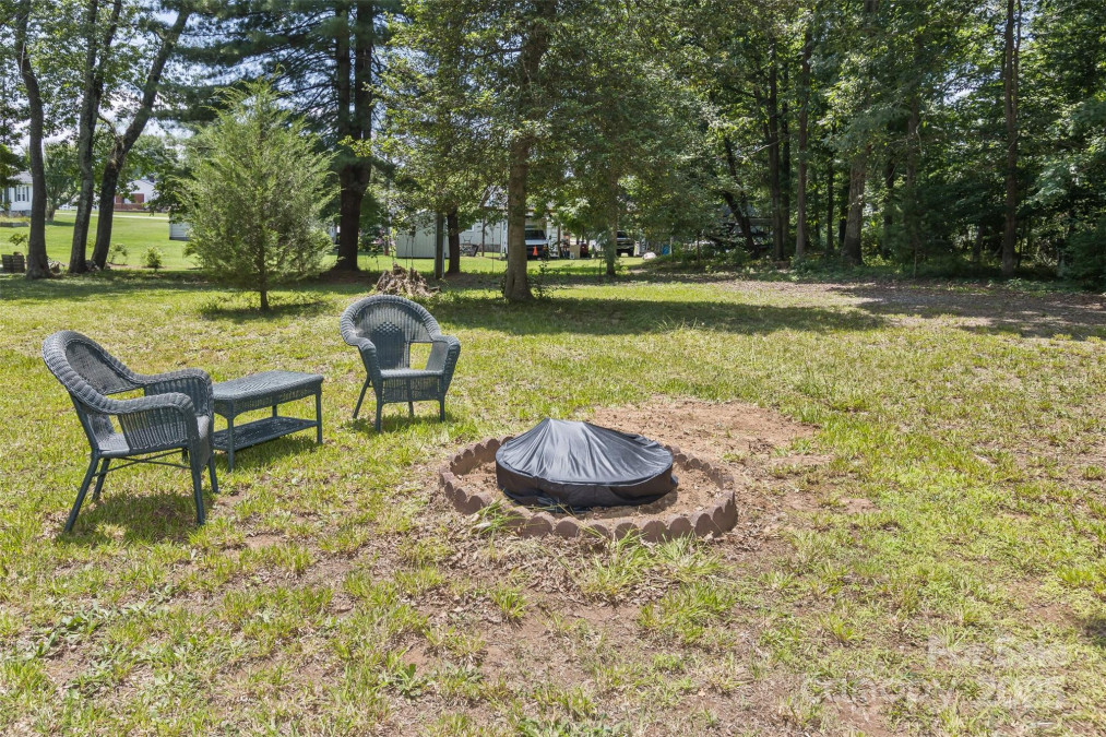117 White Pine Ln Morganton, NC 28655