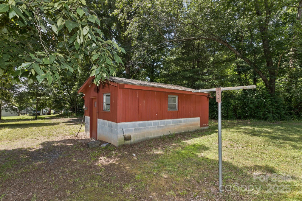 117 White Pine Ln Morganton, NC 28655