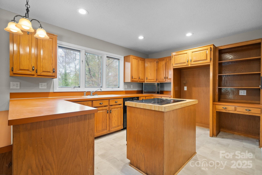 4101 Quarry Estates Rd Hudson, NC 28638