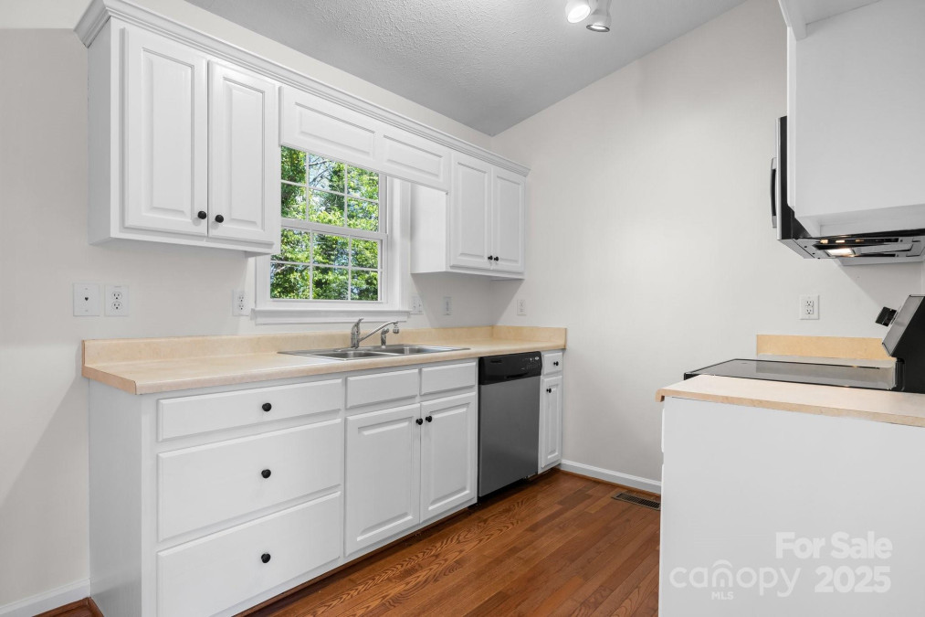 112 Council Oaks St Morganton, NC 28655
