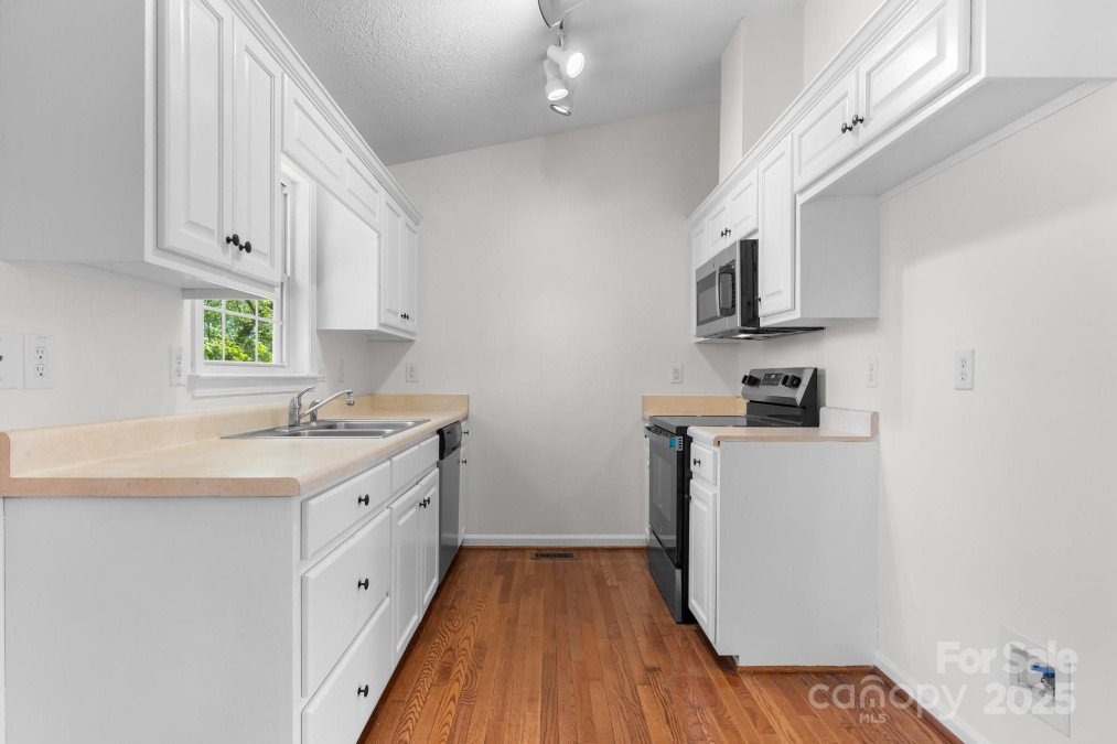 112 Council Oaks St Morganton, NC 28655