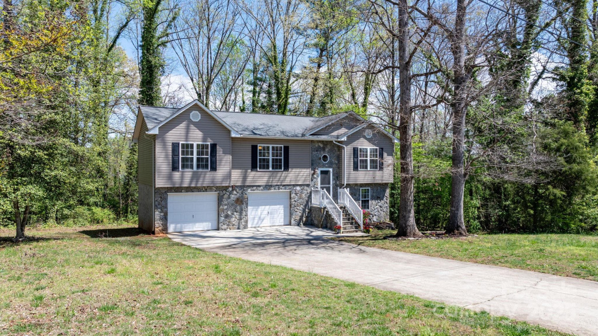 112 Council Oaks St Morganton, NC 28655