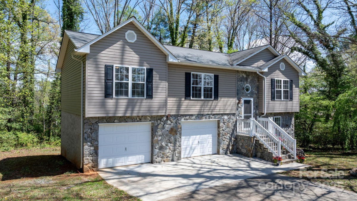 112 Council Oaks St Morganton, NC 28655