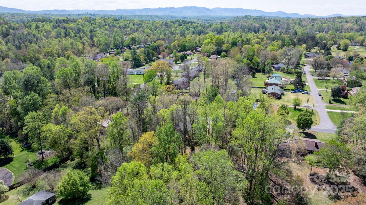 112 Council Oaks St Morganton, NC 28655