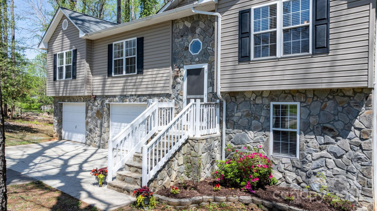 112 Council Oaks St Morganton, NC 28655