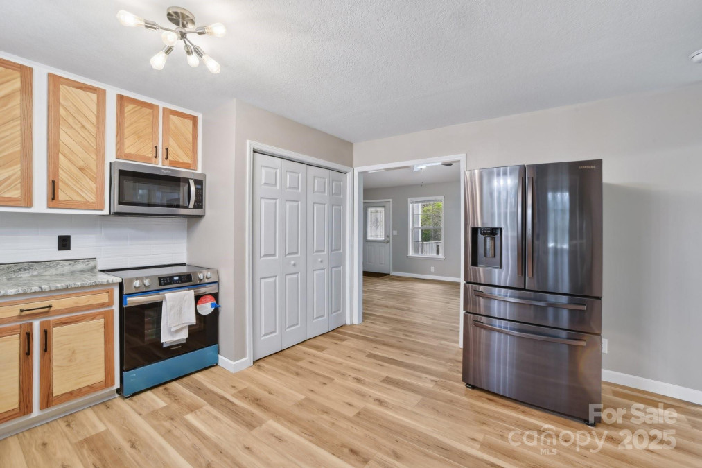 510 Laurel St Hendersonville, NC 28792