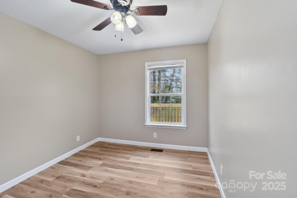 510 Laurel St Hendersonville, NC 28792