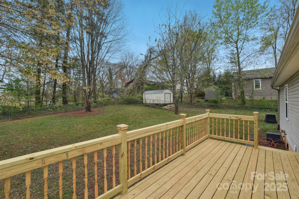 510 Laurel St Hendersonville, NC 28792