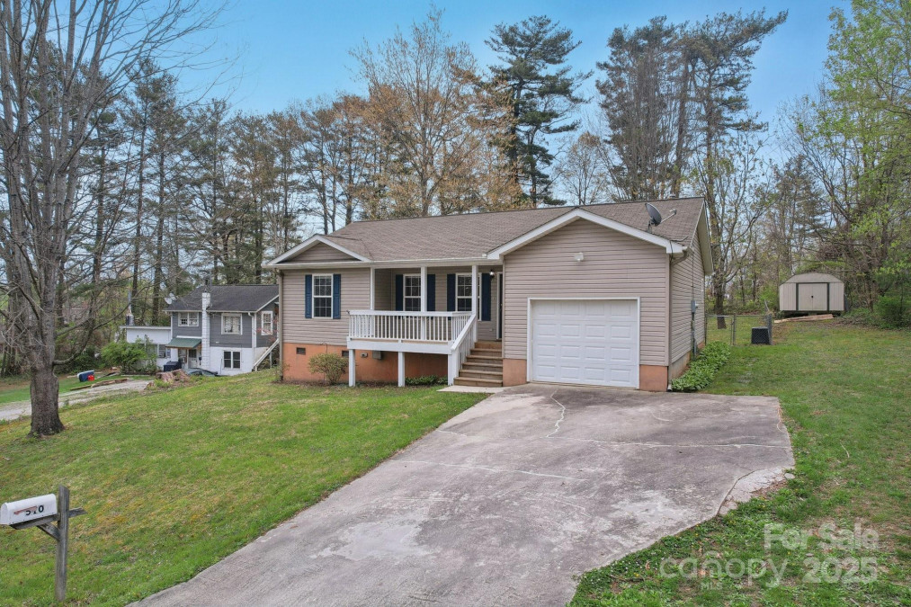 510 Laurel St Hendersonville, NC 28792