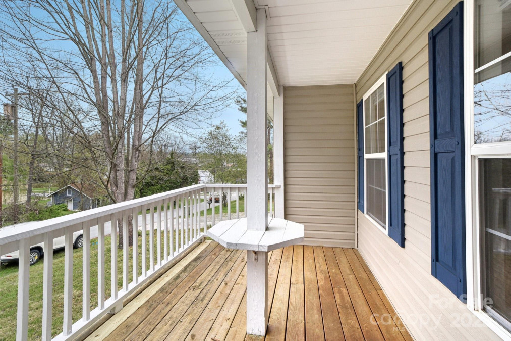 510 Laurel St Hendersonville, NC 28792