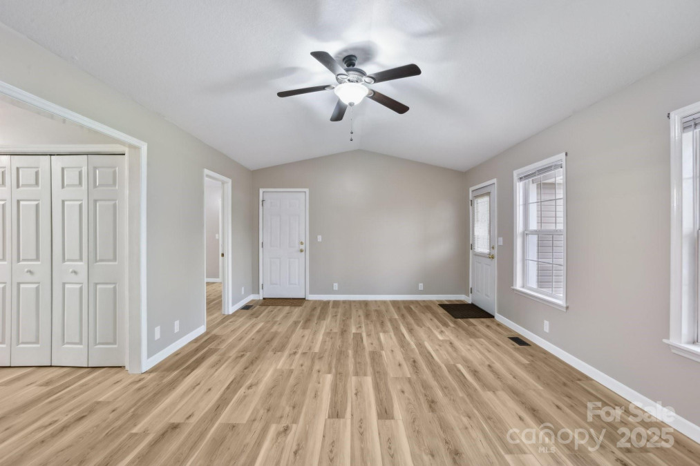 510 Laurel St Hendersonville, NC 28792