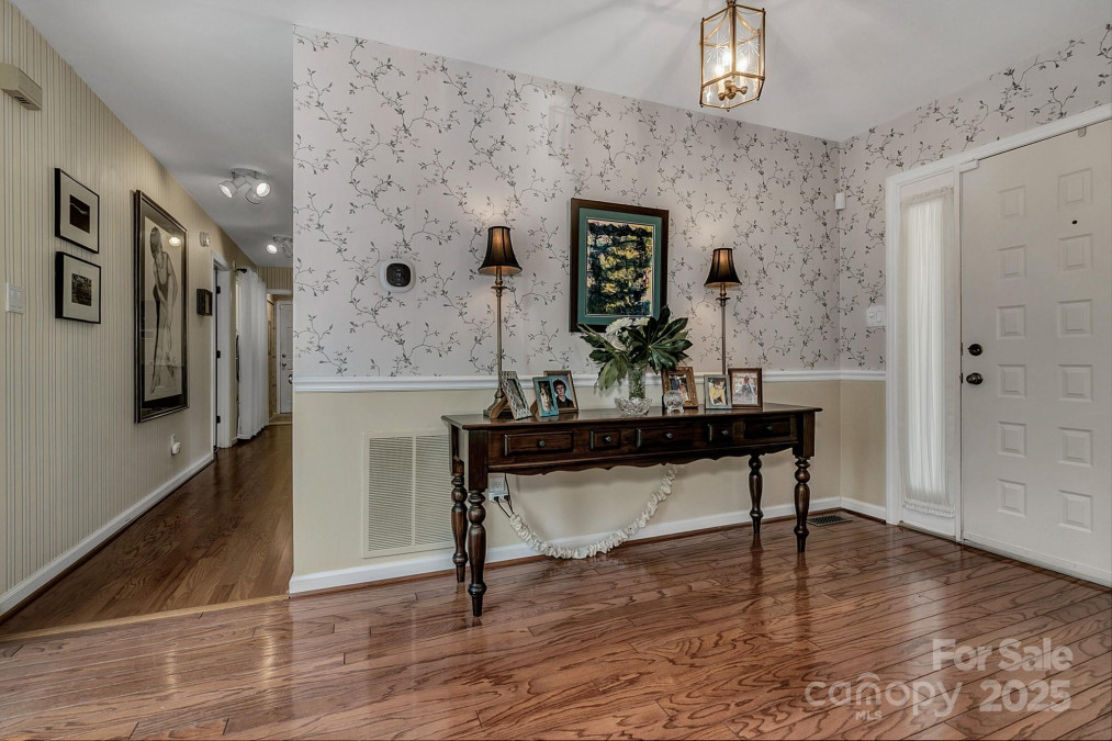 104 Parkway Ct Asheville, NC 28803