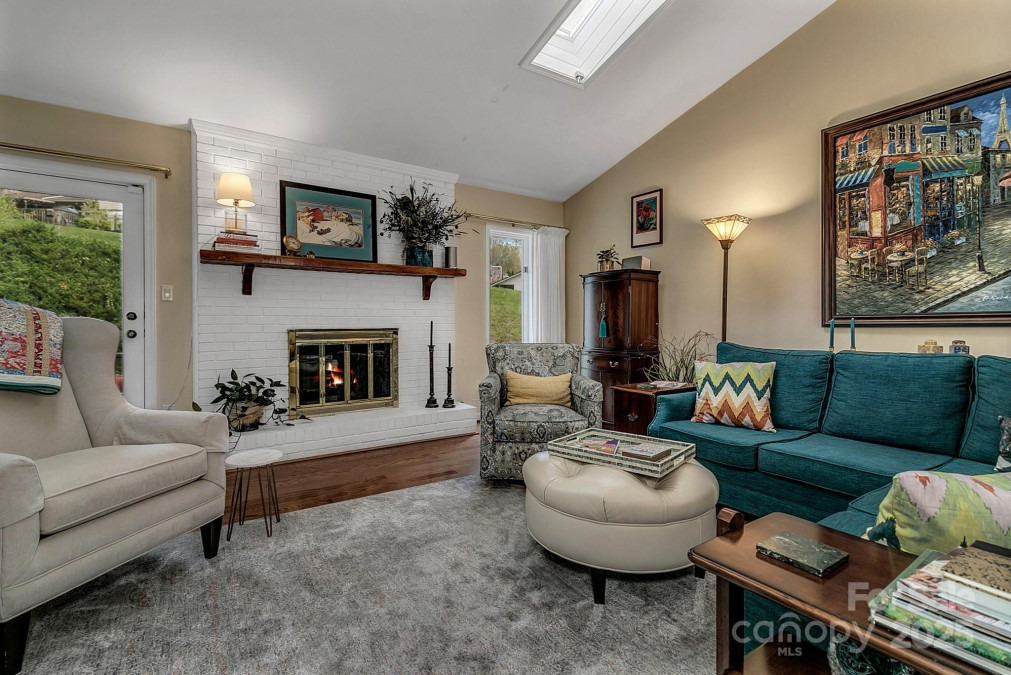104 Parkway Ct Asheville, NC 28803