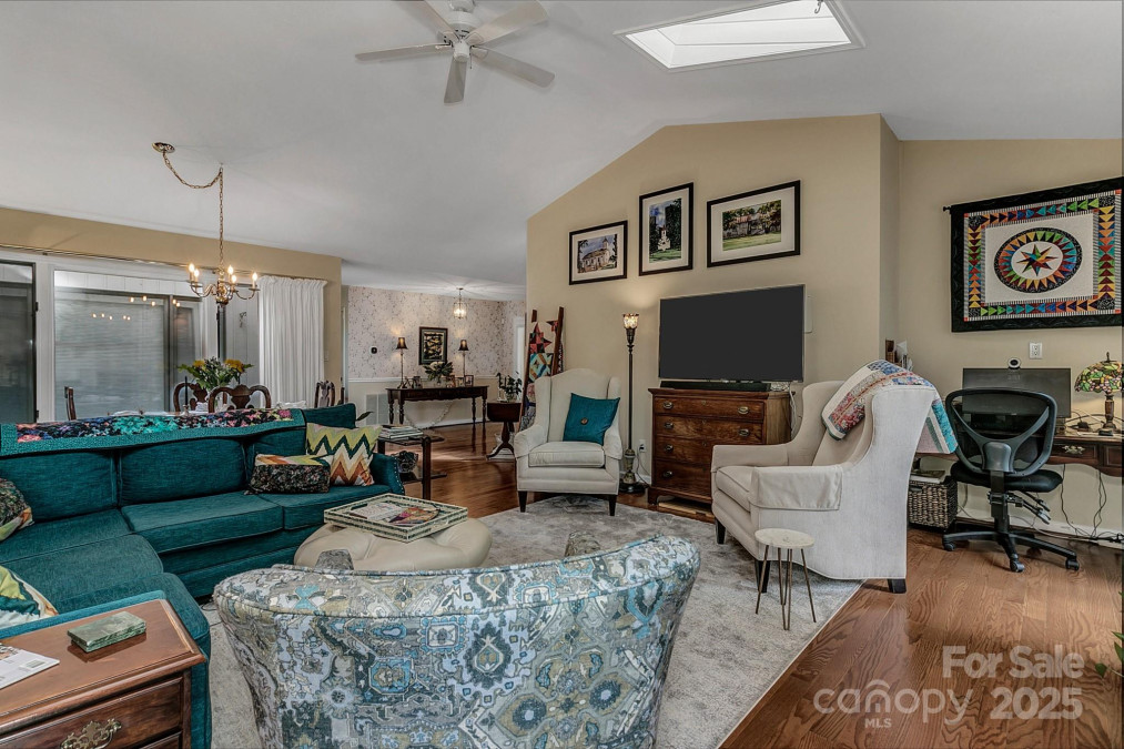 104 Parkway Ct Asheville, NC 28803