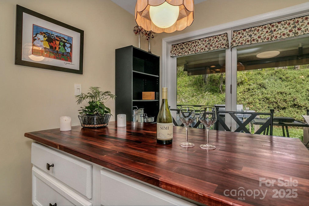 104 Parkway Ct Asheville, NC 28803