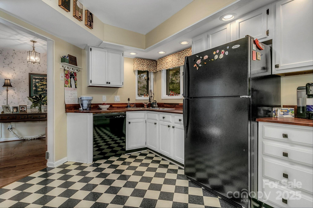 104 Parkway Ct Asheville, NC 28803
