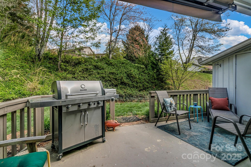 104 Parkway Ct Asheville, NC 28803