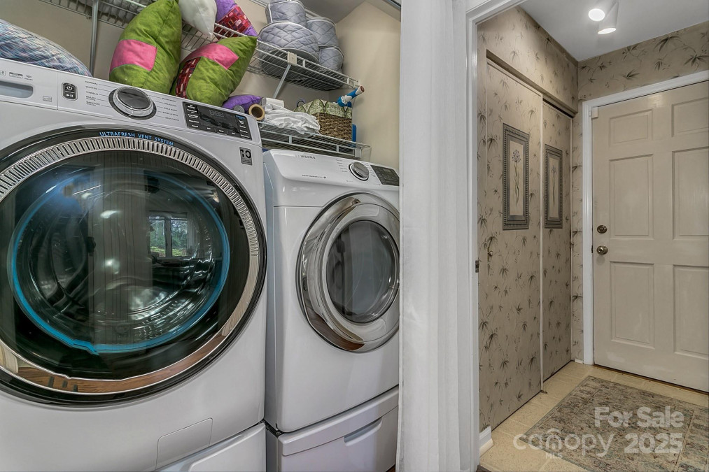 104 Parkway Ct Asheville, NC 28803