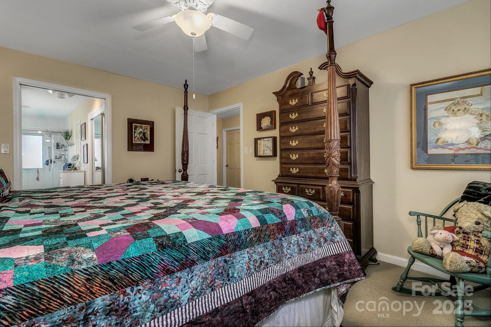 104 Parkway Ct Asheville, NC 28803