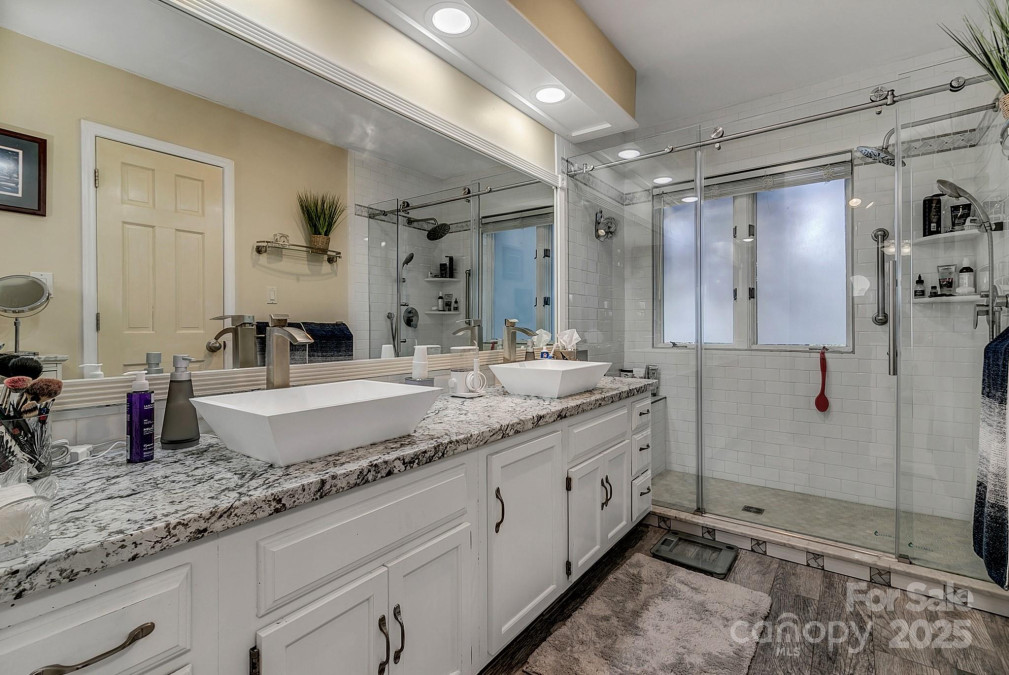 104 Parkway Ct Asheville, NC 28803