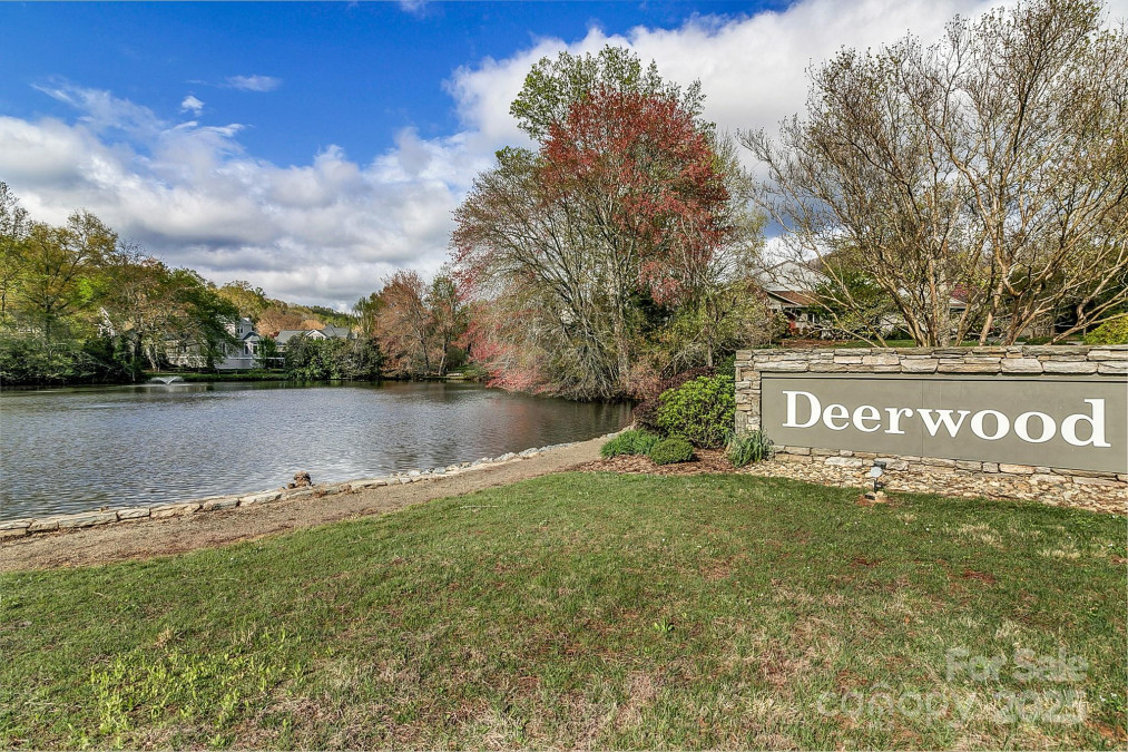 104 Parkway Ct Asheville, NC 28803
