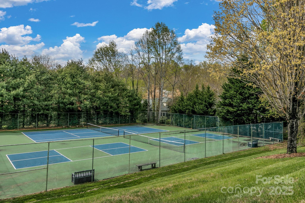 104 Parkway Ct Asheville, NC 28803
