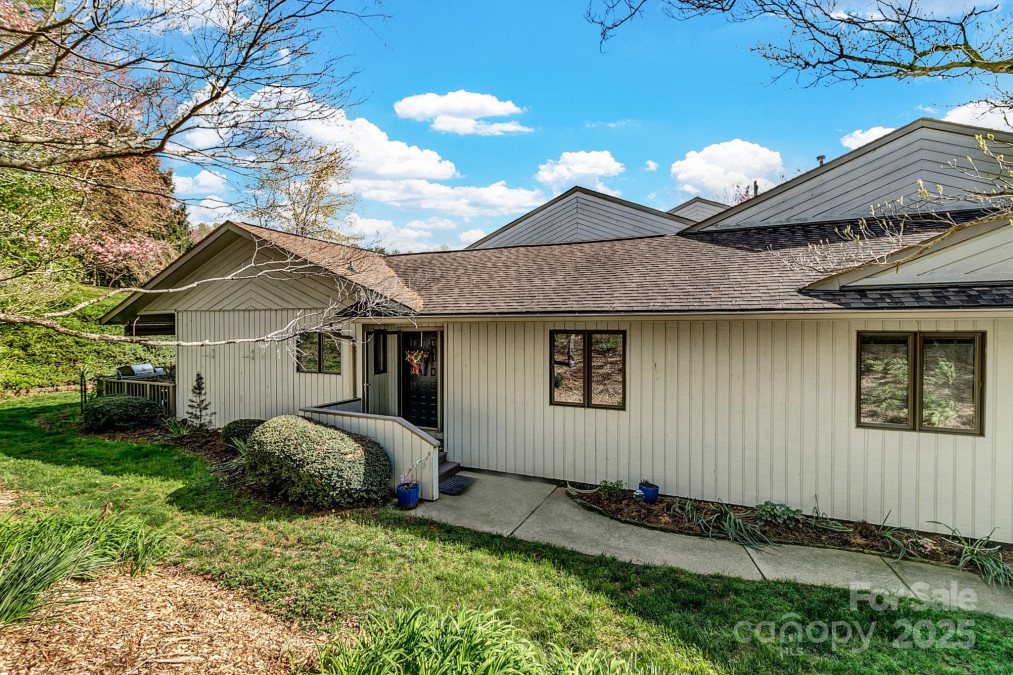 104 Parkway Ct Asheville, NC 28803