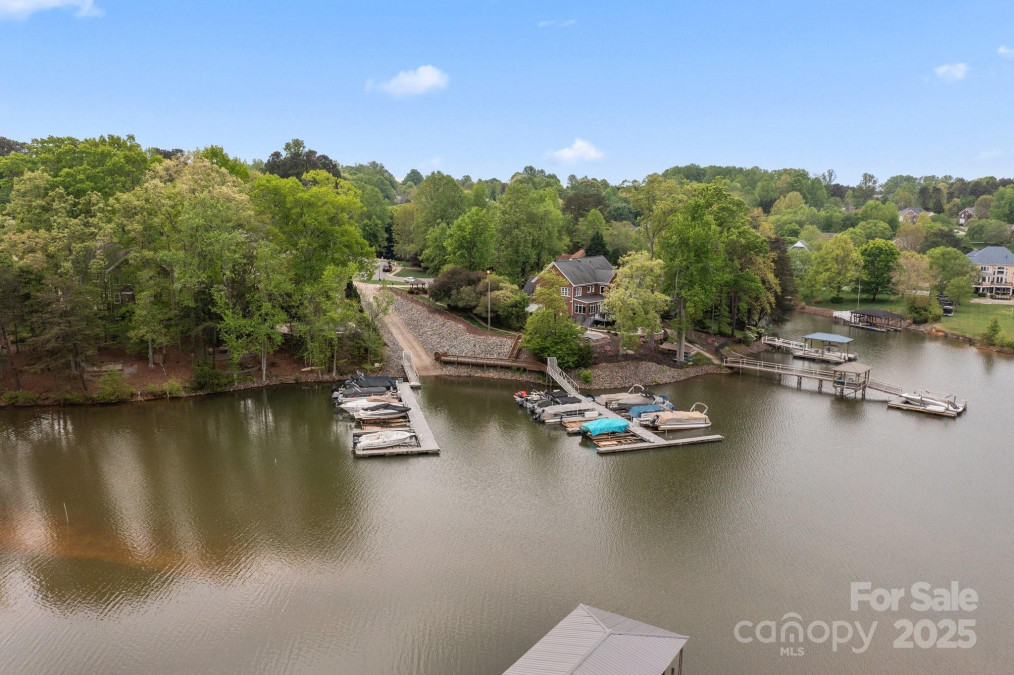 263 Fernbrook Dr Mooresville, NC 28117