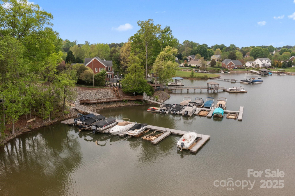263 Fernbrook Dr Mooresville, NC 28117