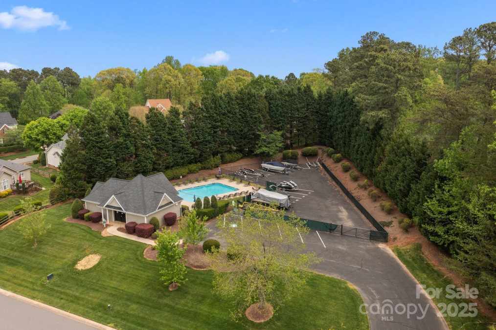 263 Fernbrook Dr Mooresville, NC 28117