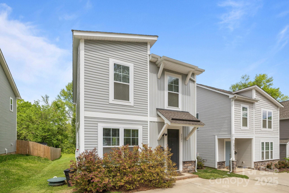 2821 Shamrock Dr Charlotte, NC 28205