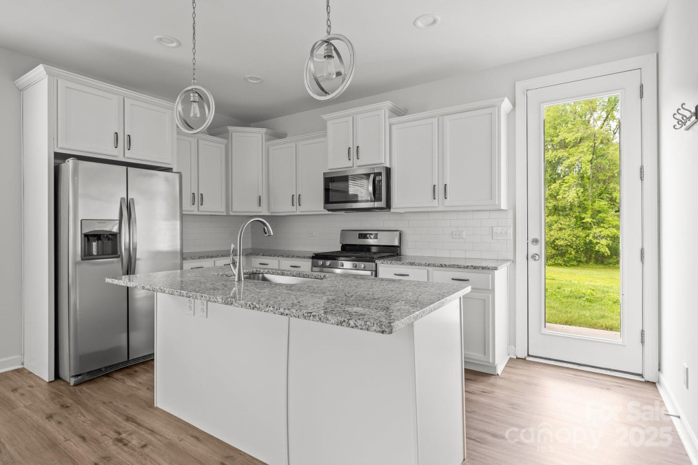2821 Shamrock Dr Charlotte, NC 28205