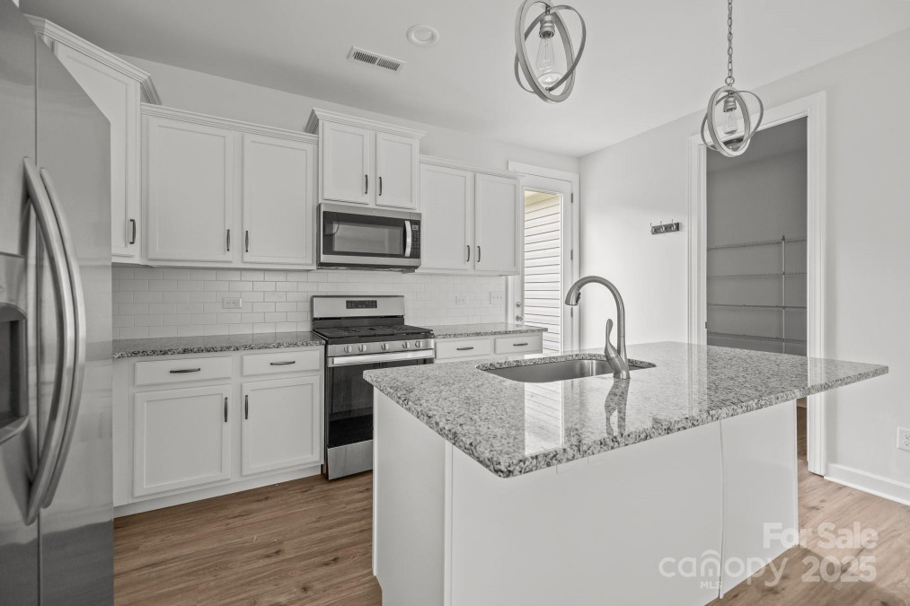 2821 Shamrock Dr Charlotte, NC 28205
