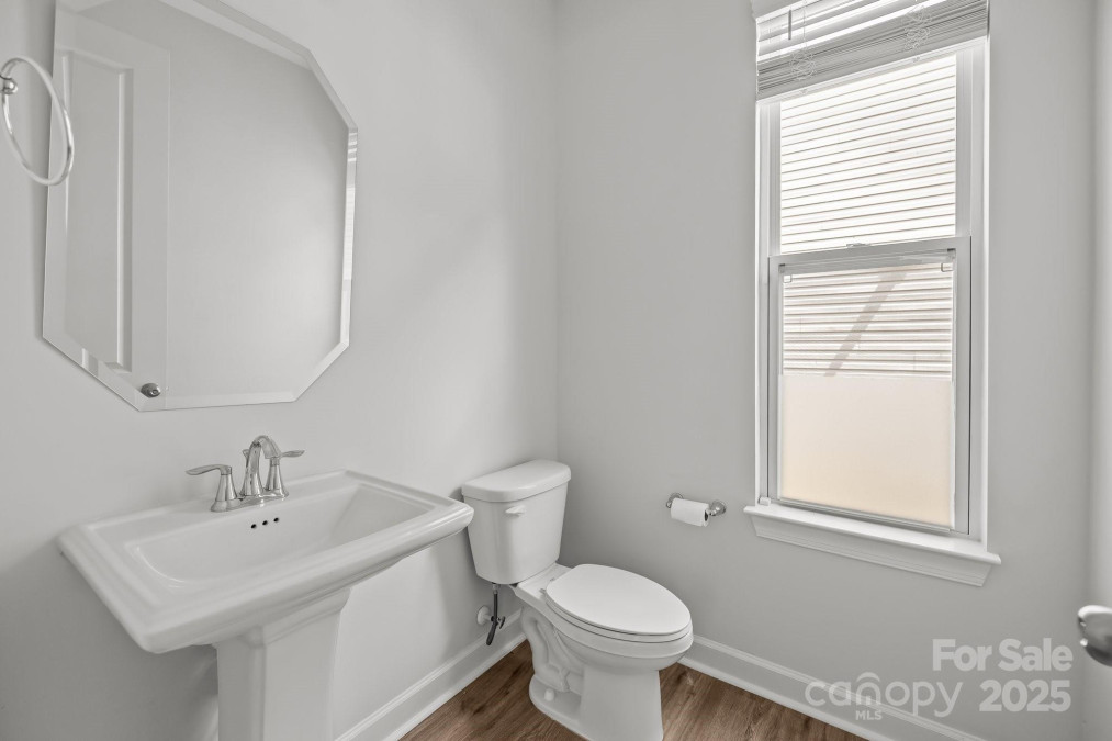 2821 Shamrock Dr Charlotte, NC 28205