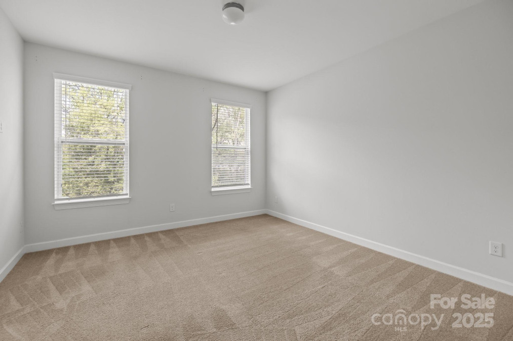 2821 Shamrock Dr Charlotte, NC 28205