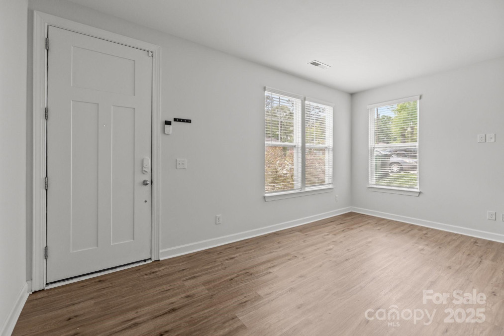 2821 Shamrock Dr Charlotte, NC 28205