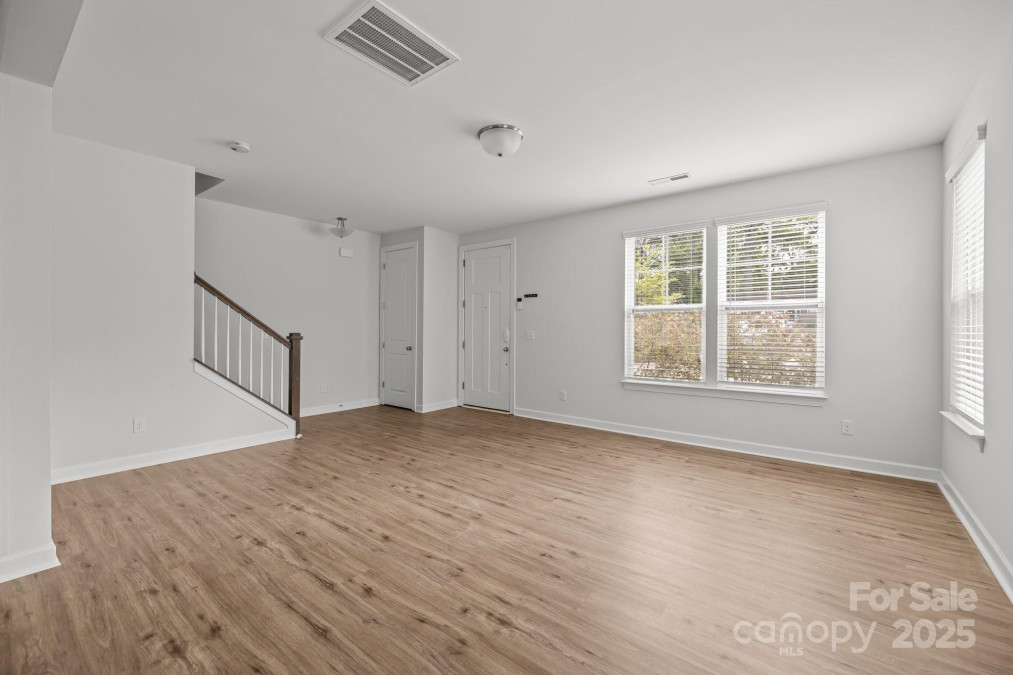 2821 Shamrock Dr Charlotte, NC 28205