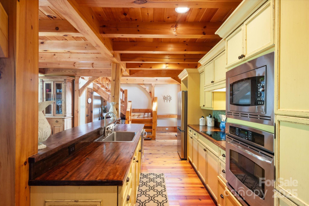 54 Cottage Grove Dr Nebo, NC 28761