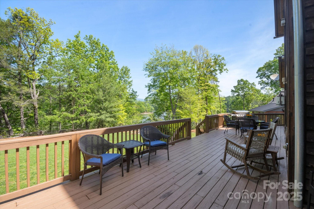 54 Cottage Grove Dr Nebo, NC 28761