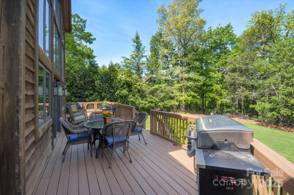 54 Cottage Grove Dr Nebo, NC 28761