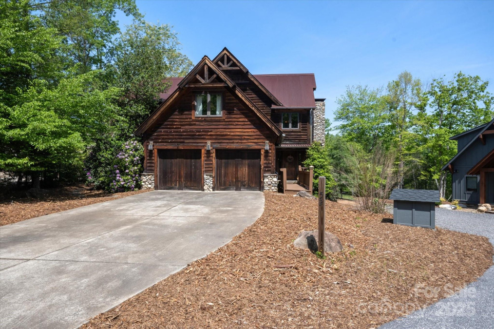 54 Cottage Grove Dr Nebo, NC 28761
