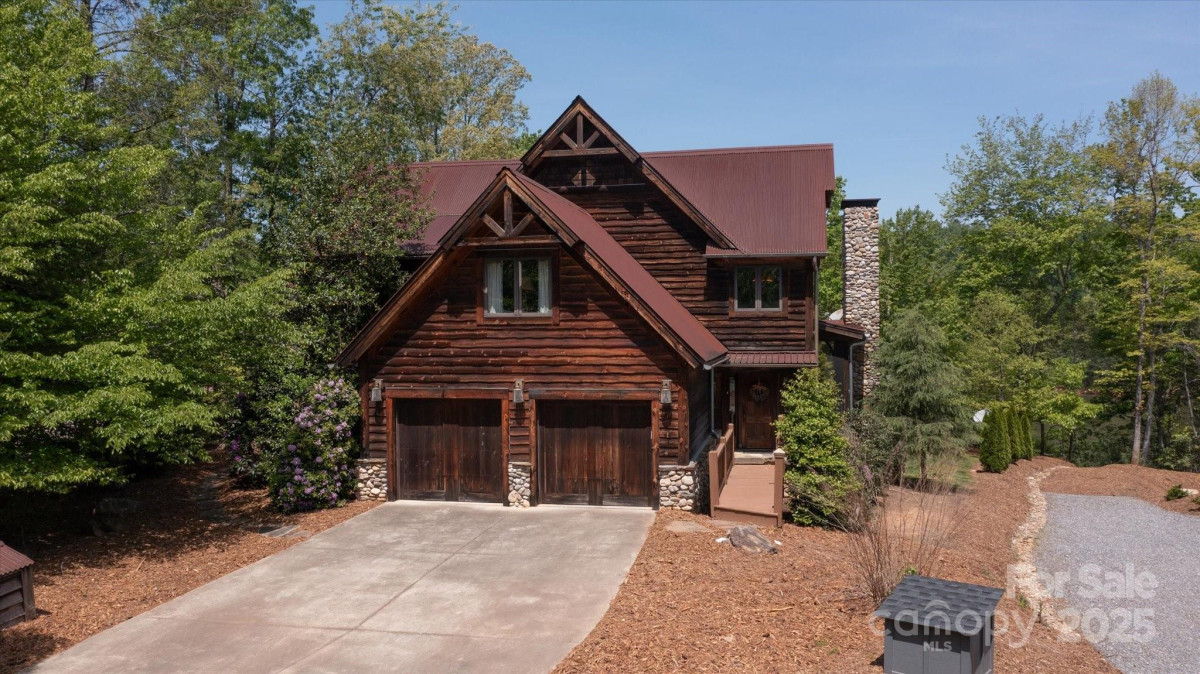 54 Cottage Grove Dr Nebo, NC 28761