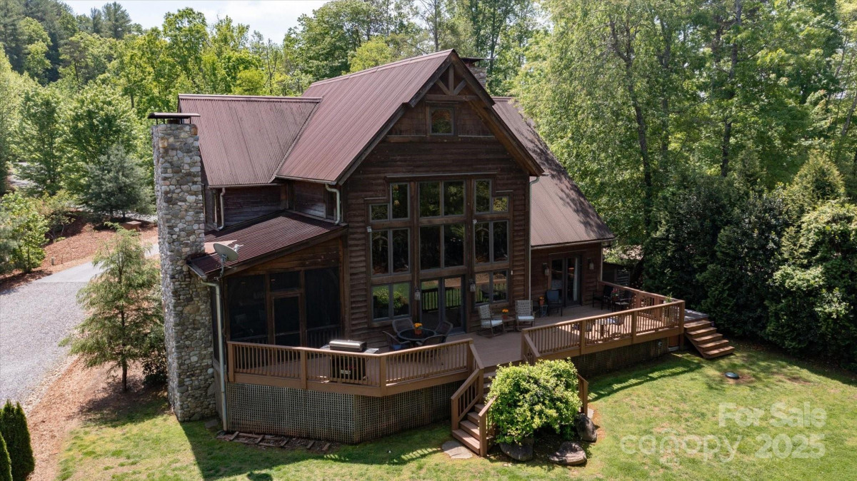 54 Cottage Grove Dr Nebo, NC 28761
