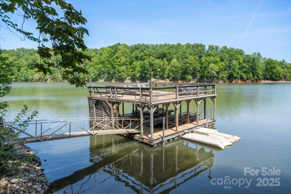 54 Cottage Grove Dr Nebo, NC 28761