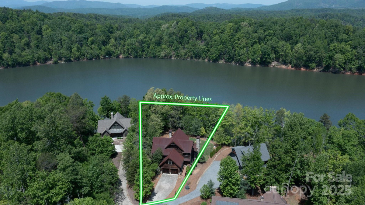 54 Cottage Grove Dr Nebo, NC 28761