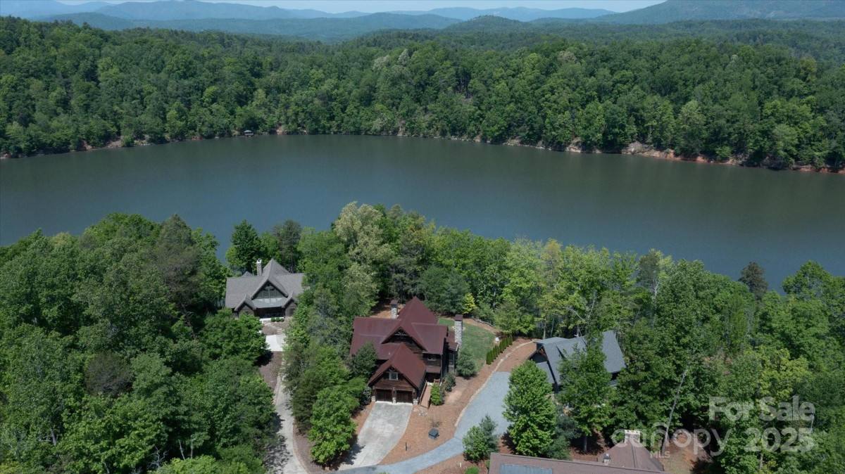 54 Cottage Grove Dr Nebo, NC 28761