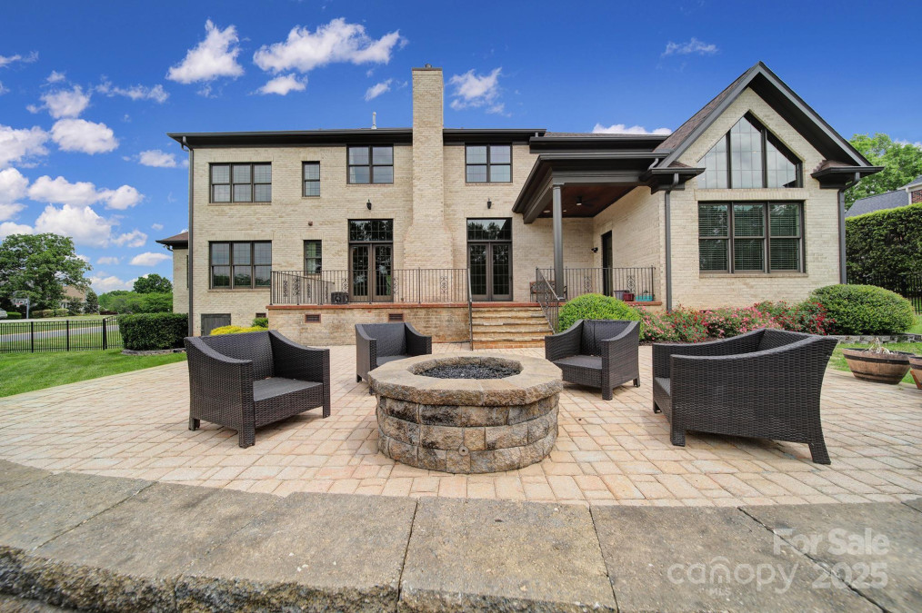 802 Capington Ln Waxhaw, NC 28173